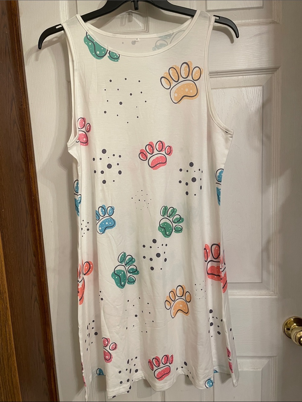 Source Unknown White Sleeveless Nightgown with Colorful Paw Prints
